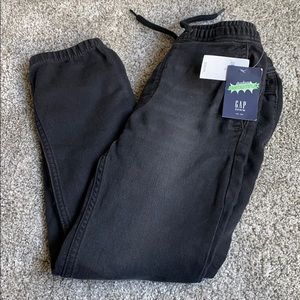 NWT Gap kids pull on black jean joggers size S